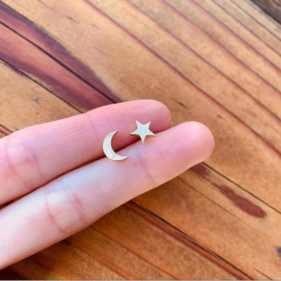 Jewelry - NWOT Gold Moon & Star Studs